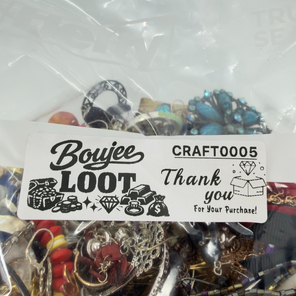 Craft Beading Jewelry Lot Mixed Costume Pieces DIY Upcycle Repair Supplies - Picture 16 of 16